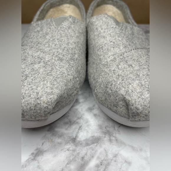 TOMS Seasonal Classic Alpargata Drizzle Grey Felt/Faux Shearling - Picture 11 of 11